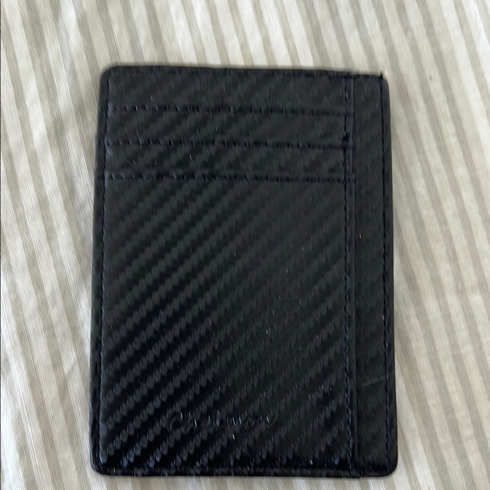 Black Minimalist Key Card Holder with Carbon Fiber Look